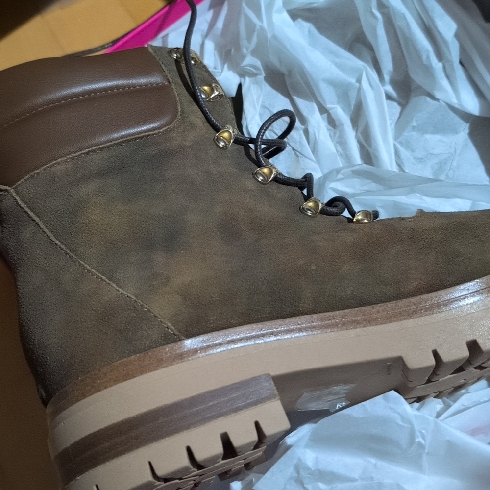 NEW Vince Camuto Weslina boots olive cognac, Size 12